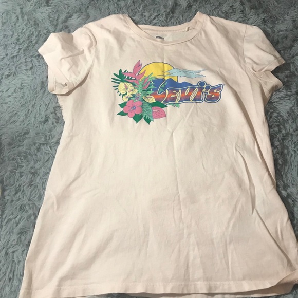 Levi’s Pink Tee - Picture 3 of 3
